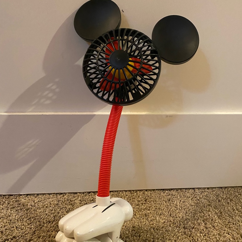 Disney Mickey Mouse Fan